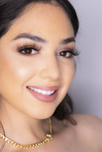 Load image into Gallery viewer, Sultry Eyes